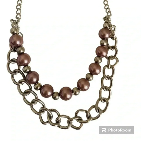 Paparazzi Women’s Necklace and Earrings Mauve and Silver Color‎ - Picture 3 of 4